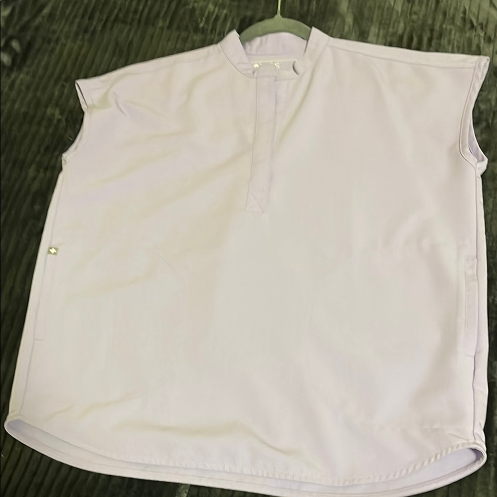 Figs XS lavander top
